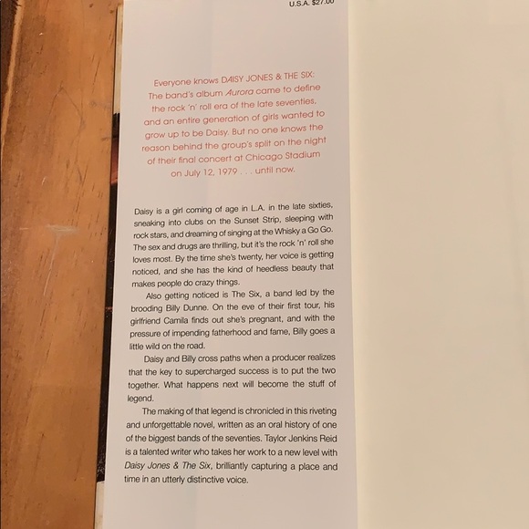 Book- Daisy Jones & The Six - Picture 3 of 5